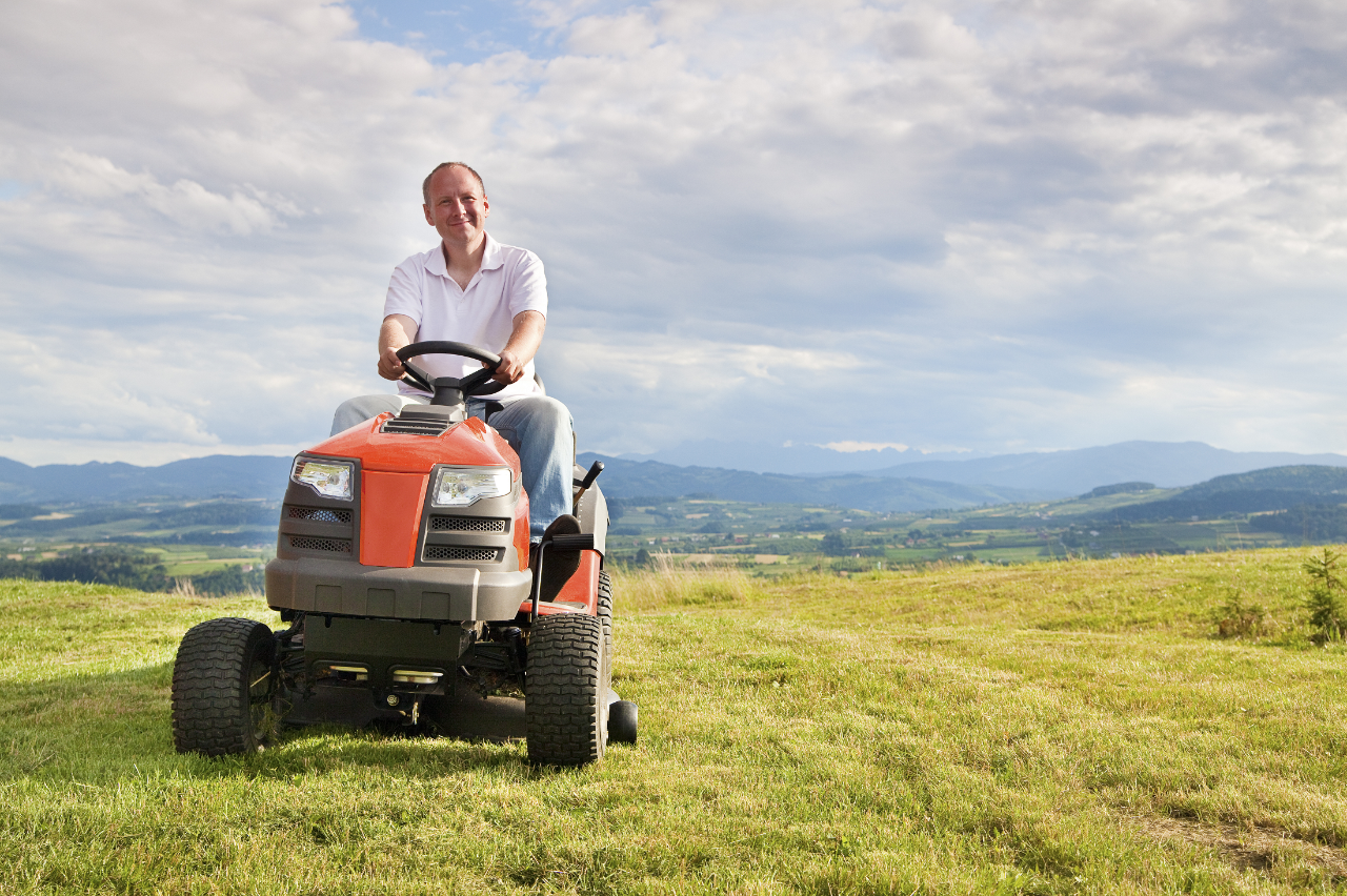 How to Charge the Battery on a Riding Lawn Mower